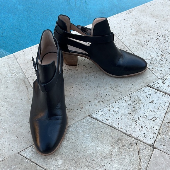 G H BASS & CO Sylvia Ankle Black Leather Bootie - Size 8 - Picture 2 of 9